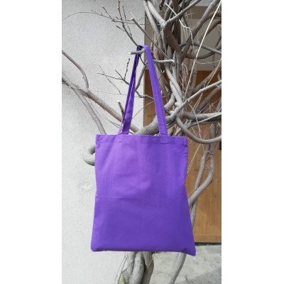 Bavlněná taška fialová - lilac s dlouhým uchem na nákupy. Vhodná k dalšímu dotvoření, např. barvami na textil, vyšíváním aj.