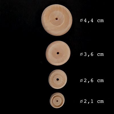 Dřevěné kolečko, ⌀ 4,4 cm, vhodné k dalšímu dotvoření, např. akrylem, fixami, ubrouskovou technikou apod.
